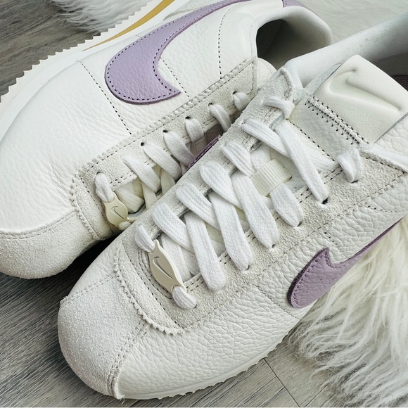 NWT Cortez Se Women’s Shoes - Picture 3 of 10